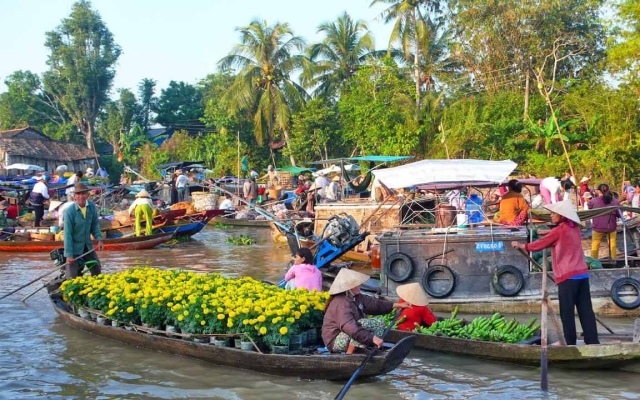 Về miền Tây, trải nghiệm tham quan chợ nổi Ngã Bảy nổi tiếng Hậu Giang